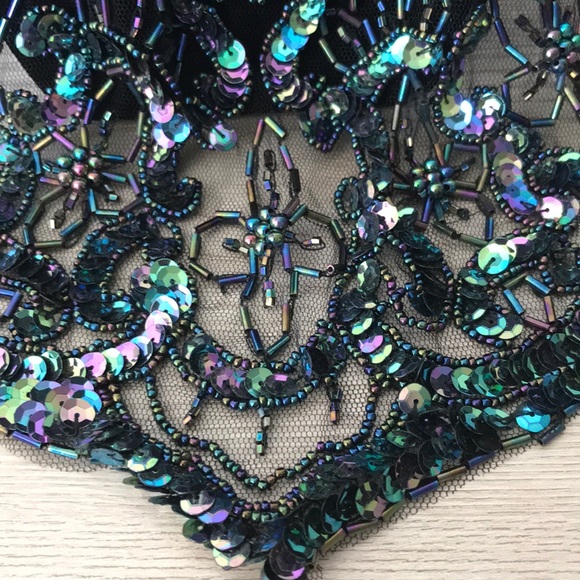 GORGEOUS PEACOCK SEQUINS & BLACK LACE COLAR - Picture 2 of 3